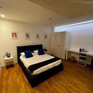 Camera con letto king size